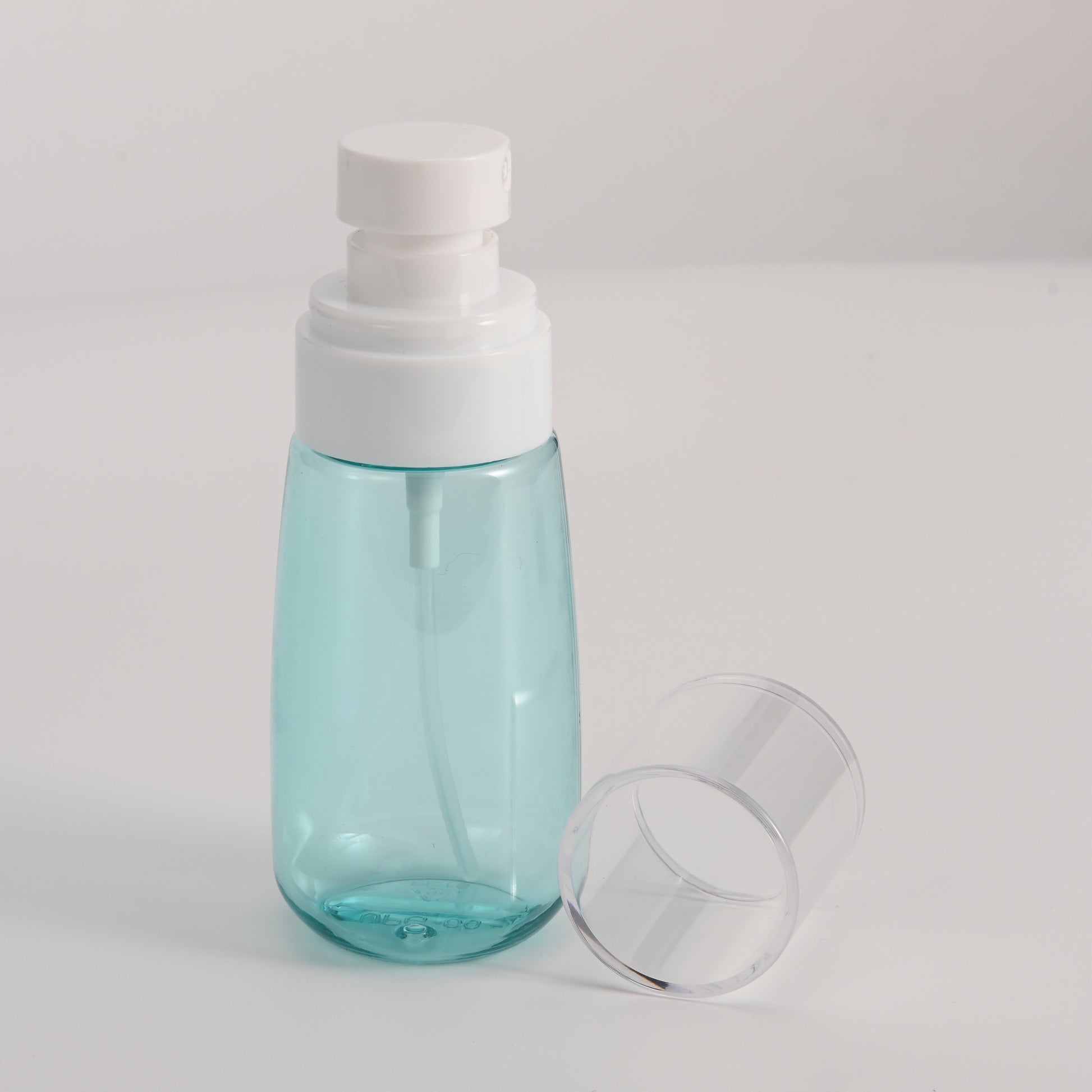 Botella pulverizadora portátil y cubo plegable para lavar cepillos
