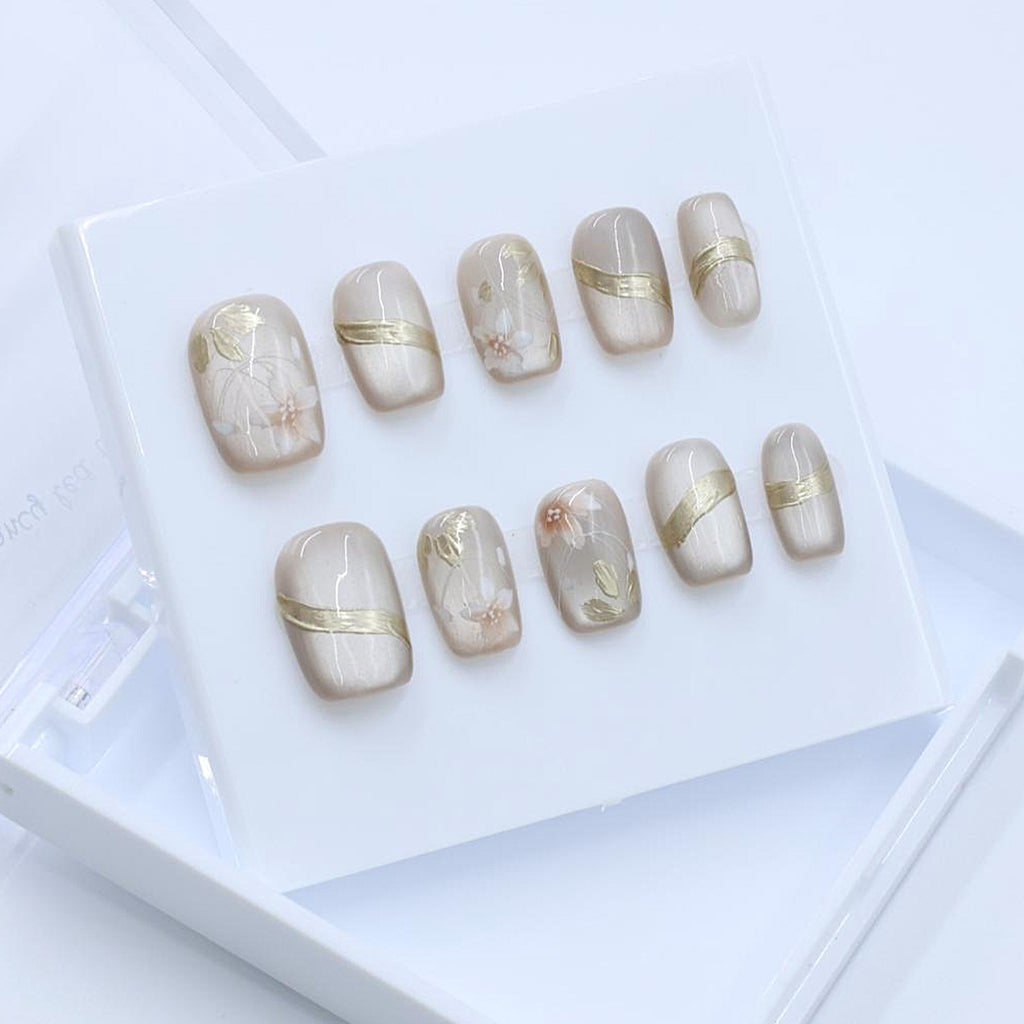 Ash Flower Nail Art - Anke Bella